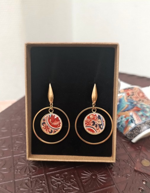 Boucles d'oreilles anneaux IMARI dans leur écrin – Cadeau poétique et durable