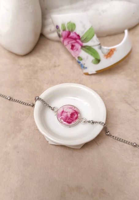 Bracelet unique en porcelaine vintage, monture argent et chaîne inoxydable. Création artisanale française.