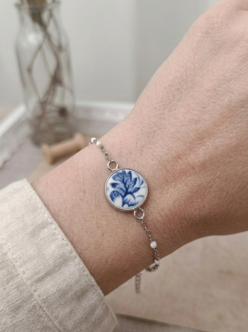 Bracelet bleu vintage vaisselle recyclee Bracelet Bleu Vintage en porcelaine anglaise ancienne Wood & Sons, bijou artisanal français fait main
