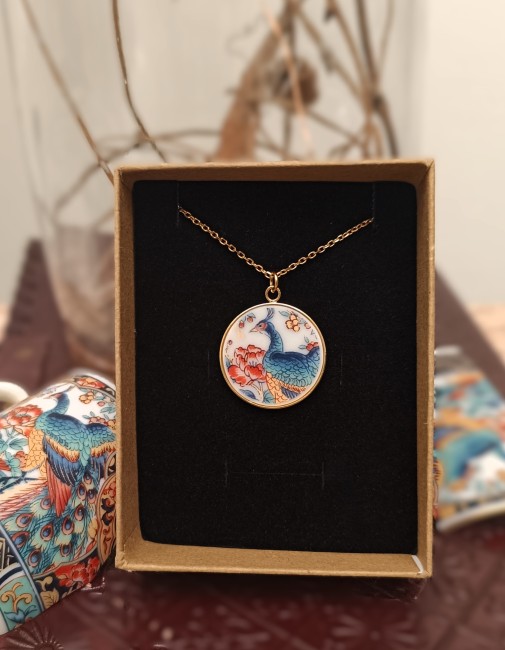 Collier Imari dans son écrin - Bijou upcyclé en porcelaine japonaise