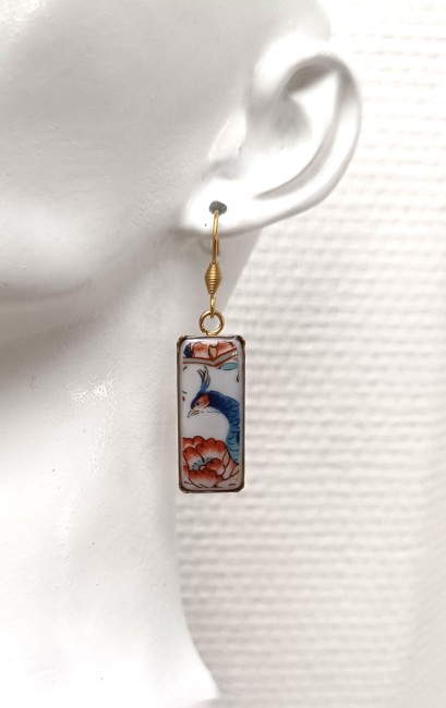Boucles Imari portées, élégantes et légères, créées à partir de porcelaine d’Irami ancienne, montées sur supports ACIER INOXYDABLE