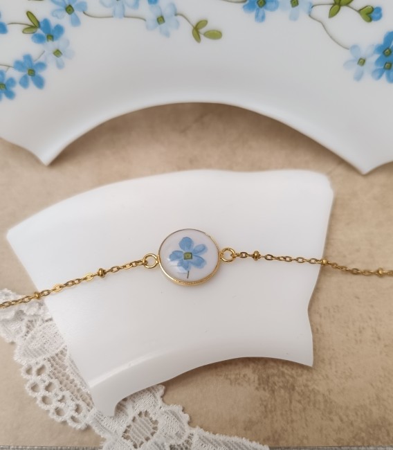 Bracelet Myosotis 14 mm en assiette Arcopal recyclée, fleurs bleues en verre opalin.