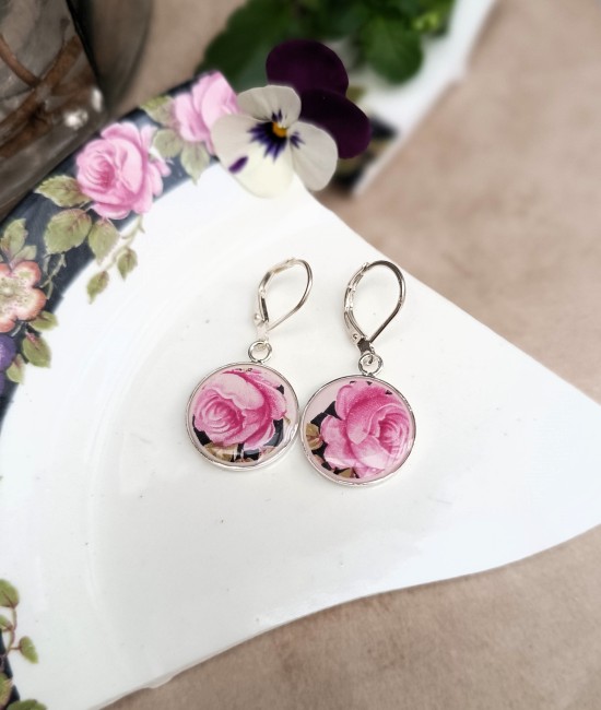 boucles-porcelaine-dormeuses-nuit-avril-roses-noir-face