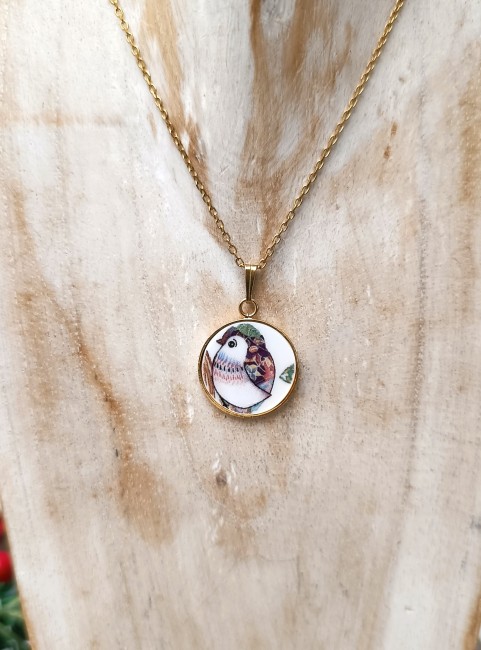 collier-oiseau-porcelaine-porté-creation-artisanale-francaise