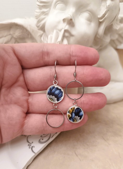 boucles d'oreilles asymétriques en faïence ancienne recyclée
