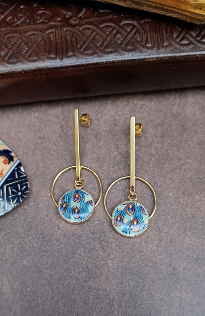 boucles-imari-porcelaine-japonaise-plumes-paon