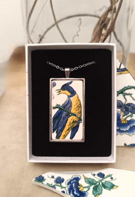 oiseau-bleu-collier-porcelaine-villeroy-boch-ecrin