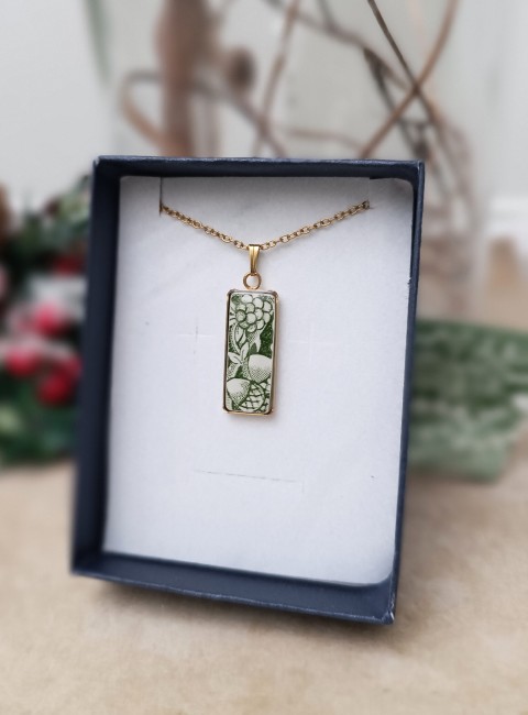 Finitions du collier Botanika – porcelaine anglaise vintage