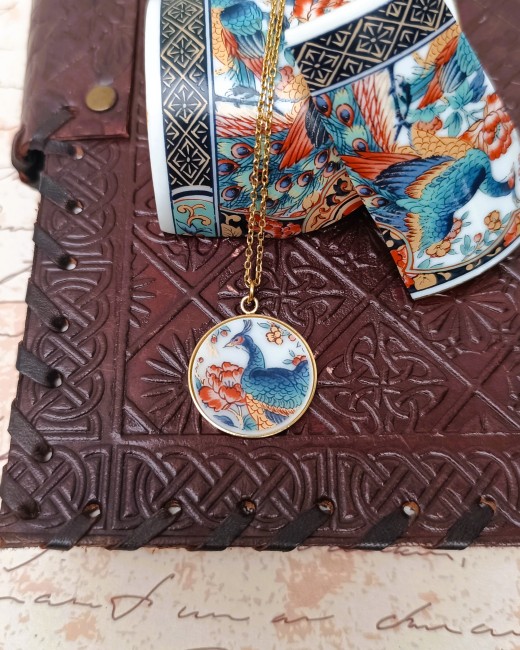 collier IMARI,  fin et léger à porter, pendentif en porcelaine