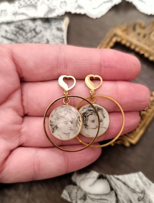 boucles-relique-cherubins-detail-main