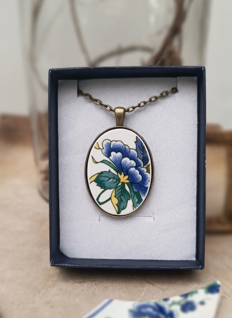 sautoir-oiseau-bleu-porcelaine-villeroy-boch-ecrin