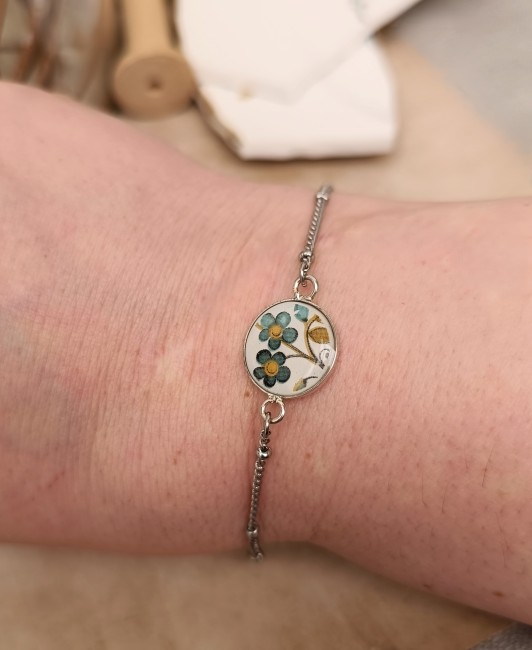 bracelet argent saphir faïence reclée porté