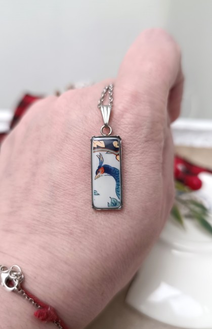 Collier au pendentif rectangualaire IMARI – Bijou unique en porcelaine japonaise de 1928