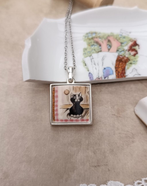 collier-sarah-kay-faience-ancienne-ambiance