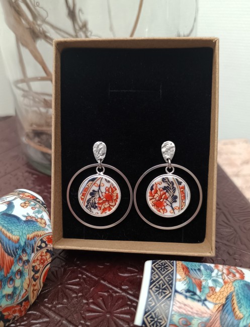Boucles d'oreilles anneaux IMARI dans leur écrin – Cadeau poétique et original pour Noël