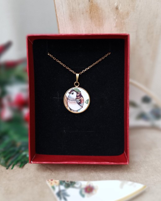 pendentif-oiseau-porcelaine-recyclee-a-la-volette-creation-artisanale-cadeau-écrin