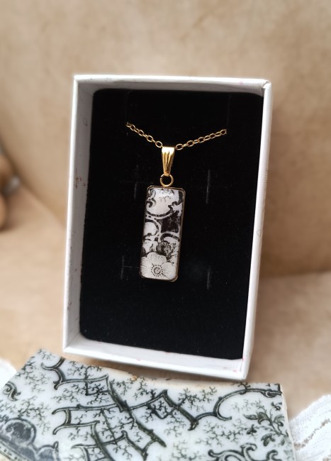 collier-relique-rectangle-ecrin