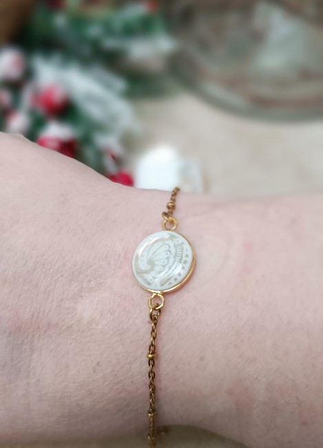 celeste-bracelet-porté-fragment-porcelaine-limoges-resine-brillante