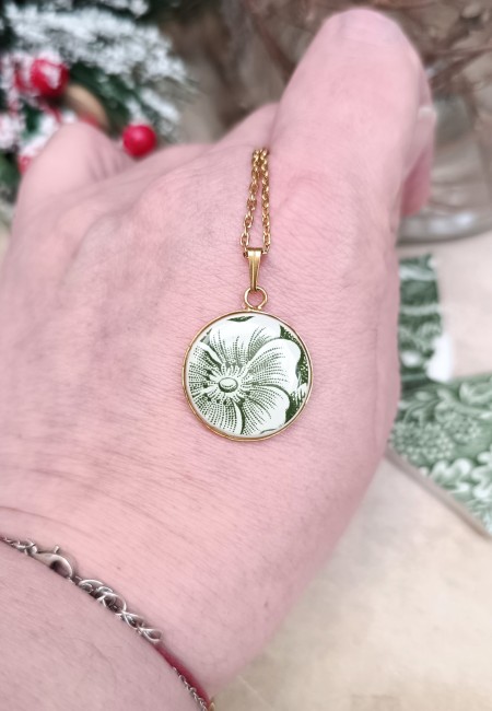 collier-botanika-porcelaine-vintage-vert-sauge-detail