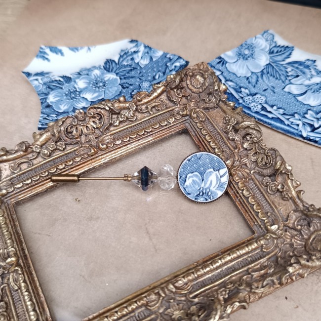 murmures-manoir-fibule-porcelaine-anglaise-cristal-decor