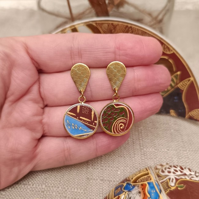 boucles-satsuma-porcelaine-japonaise-18mm-main