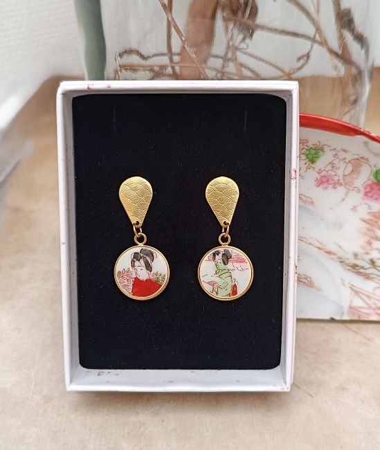 Boucles d'oreilles motif Geisha -  Porcelaine fine Japonaise recyclée