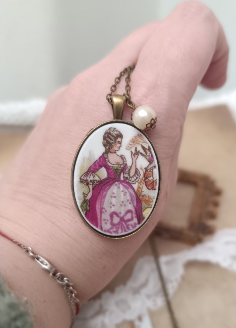 detail-motif-marquise-porcelaine-limoges-bijou-unique