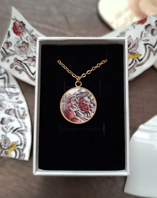 collier-divine-porcelaine-pendentif-cadeau-ecrin