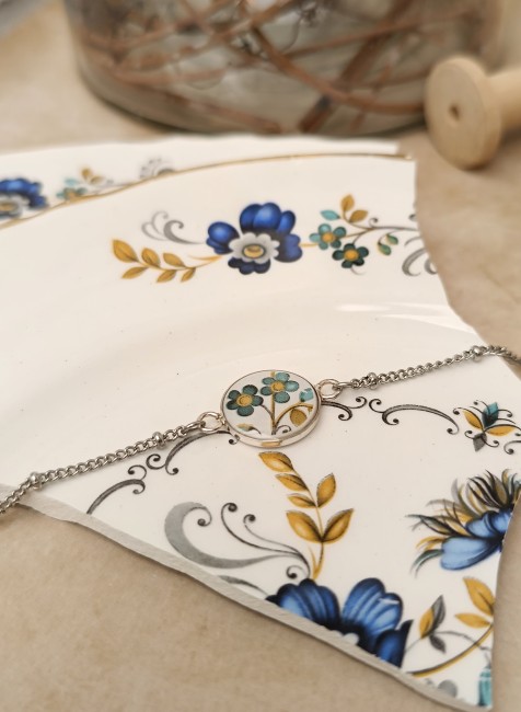 bracelet en faïence recyclée fin et délicat à porter