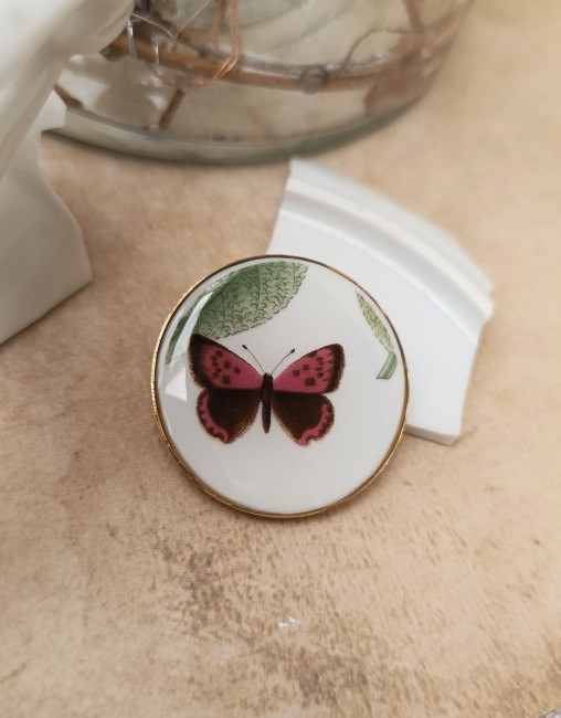 Broche Papillon & Sauge en porcelaine anglaise recyclée Royal Worcester.