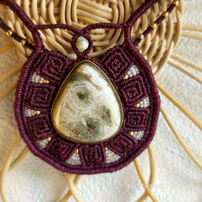 collier-murmure-d-aurore-detail-perles-howlite.jpg