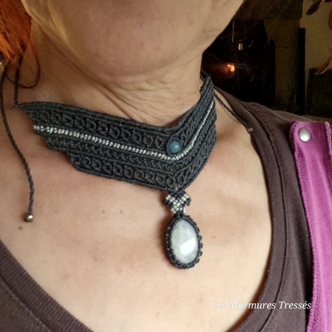 collier-eclat-d-azur-porte.jpg