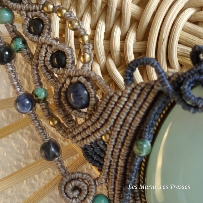 detail-pierres-collier-murmure-des-pierres.jpg