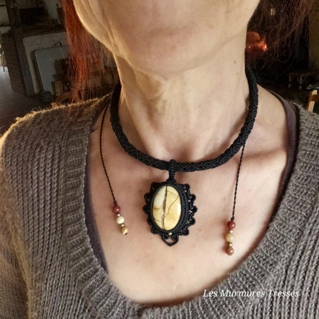 collier-passage-en-folis-5-porte.jpg