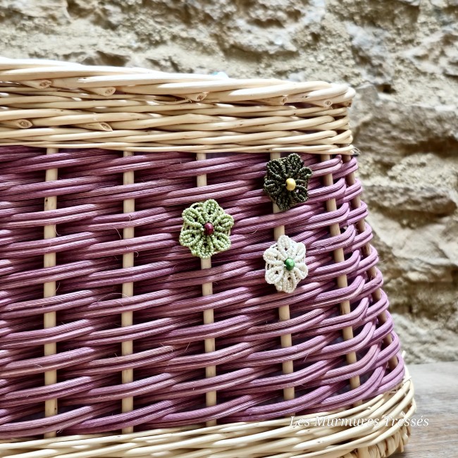 sac-a-main-panier-osier-rotin-rose-fleurs-micro-macrame -detail.jpg