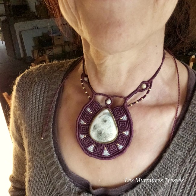collier-murmure-d-aurore-porte.jpg