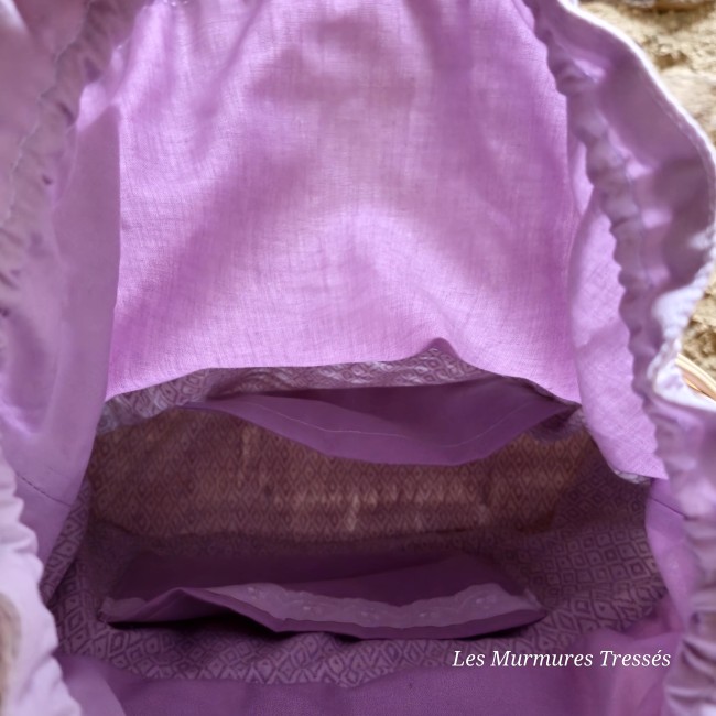 sac-a-main-panier-osier-rotin-rose-fleurs-micro-macrame-interieur.jpg