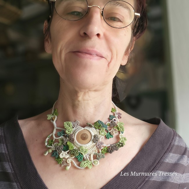 collier-foret-dequilibre-porte.jpg