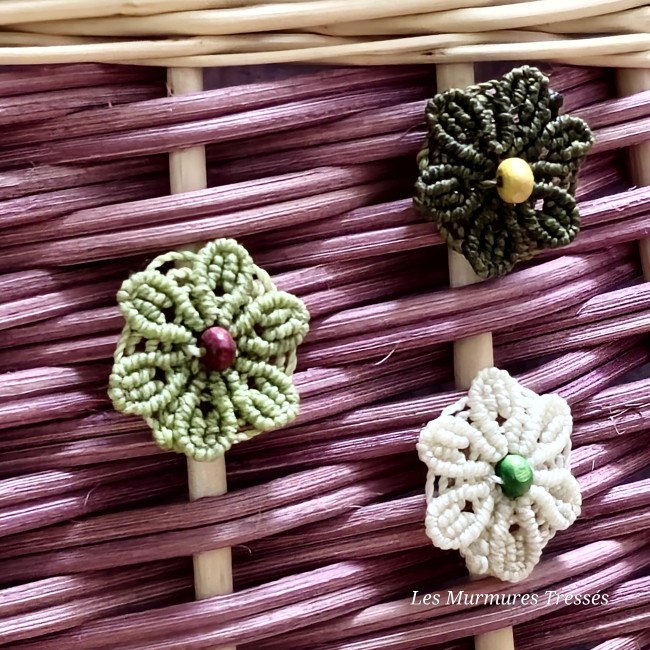 sac-a-main-panier-osier-rotin-rose-fleurs-micro-macrame-detail2.jpg