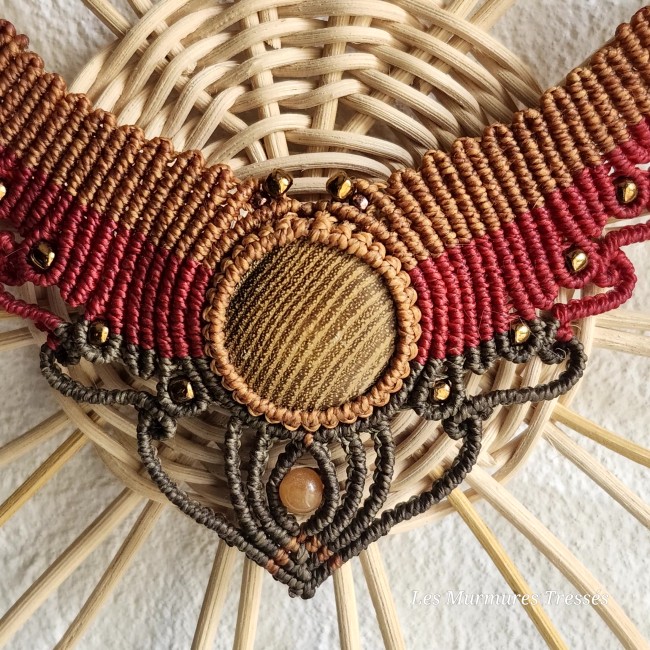 collier_micro_macrame_feuillage_automne_cabochon_bois_aventurine_1.jpg