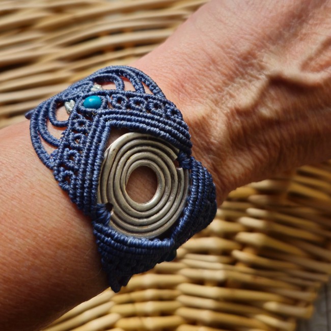 bracelet-spirale-d-azur-detail1-lesmurmurestresses.jpg