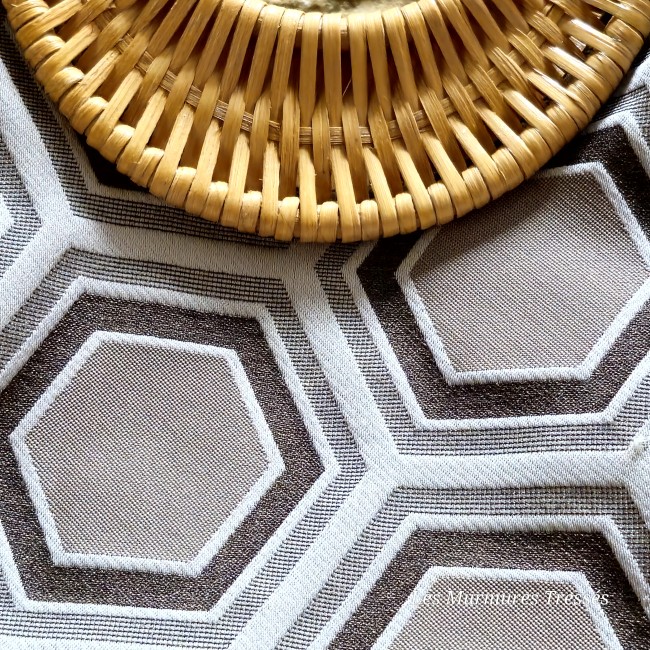 sac-a-main-boheme-argente-hexagonal-gris-beige_detail.jpg