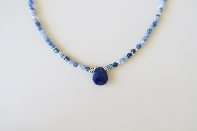 Perles bleues moyennes (5)