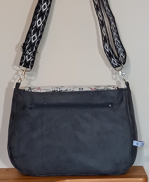 Besace 250030 suédine grise japonaise.3