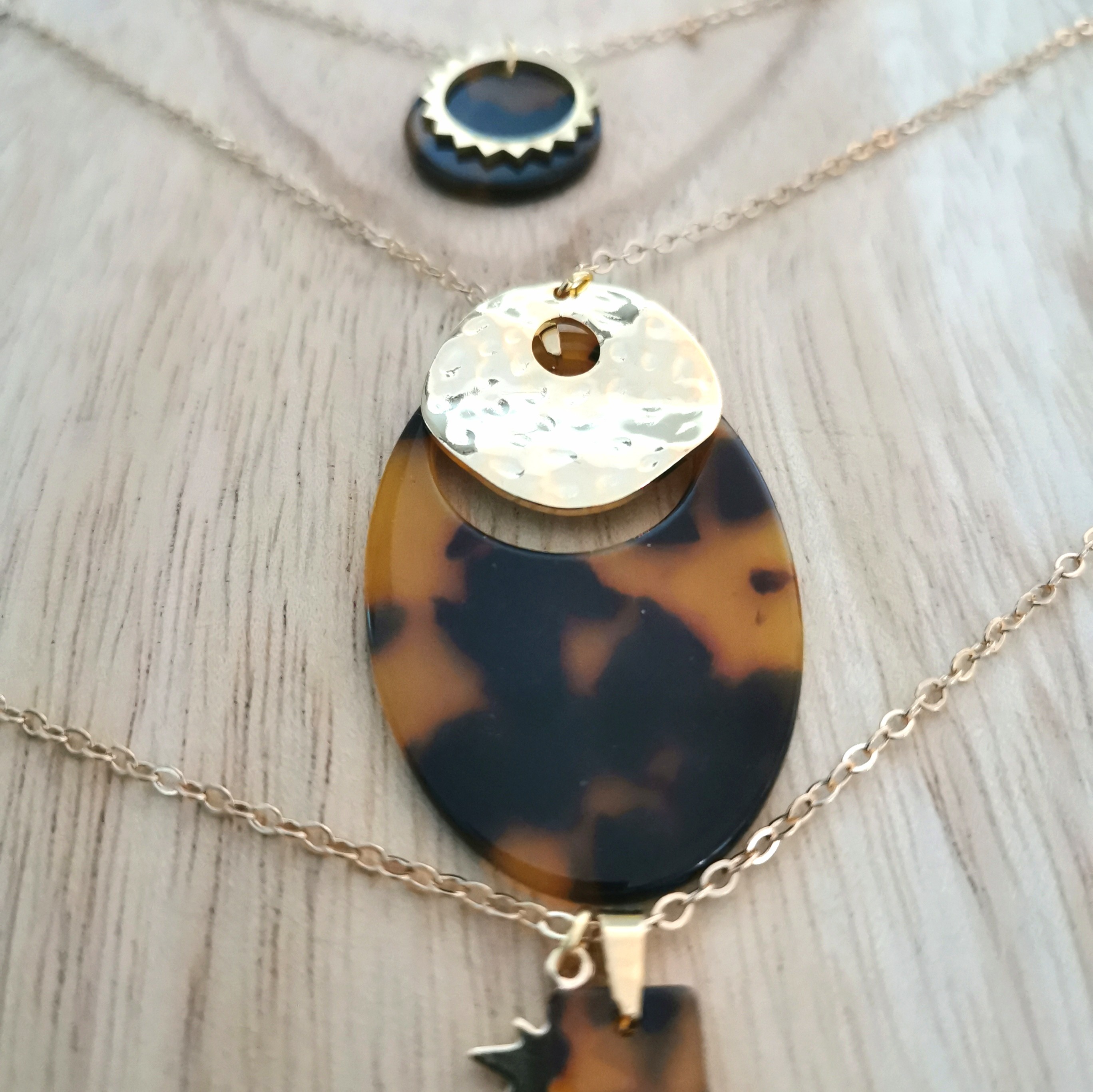 Collier Pendentif Animalier Femme Plaqué Or 14K - Poisson, Abeille, Tortue - Longueur Ajustable
