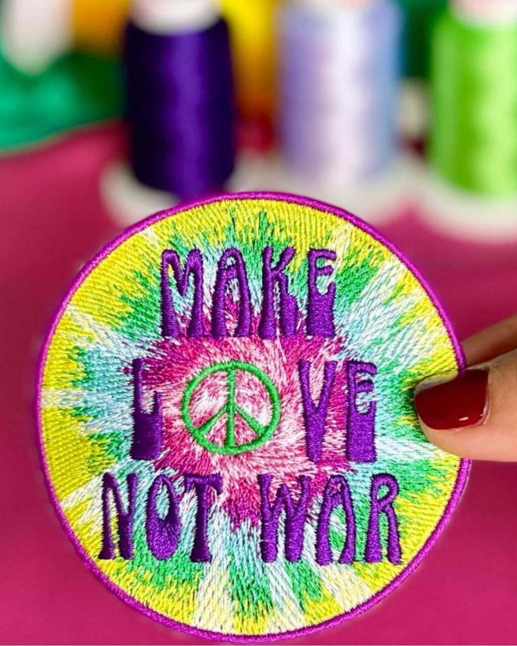 Patch Make Love Not War brodé, écusson hippie