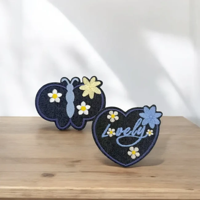 Duo de patchs cœur Lovely et papillon en denim bleu foncé