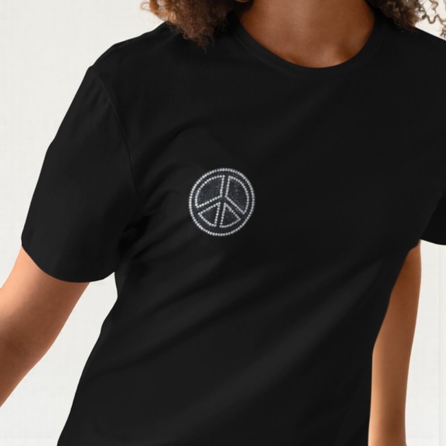 Patch bijou peace and love sur un tshirt Motif thermocollant peace and love en strass