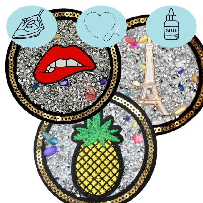 Détails zoomés des patchs pour bien voir les motifs, les strass et les sequins zoom sur les patchs