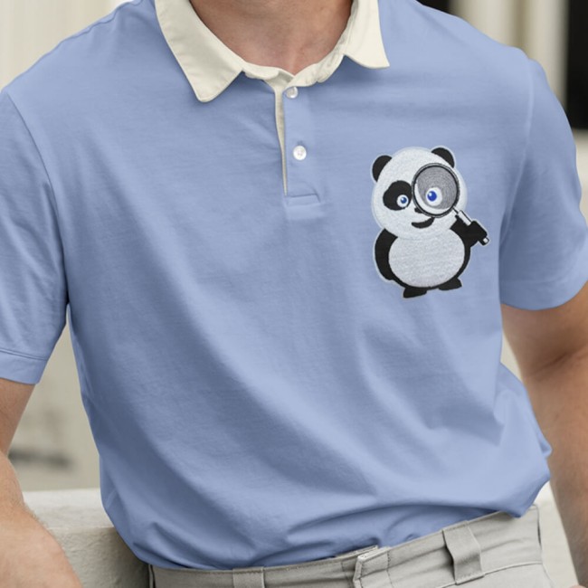 Motif thermocollant panda sur un t-shirt homme Tee-shirt homme bleu personnalisé avec le patch panda détective, écusson rigolo